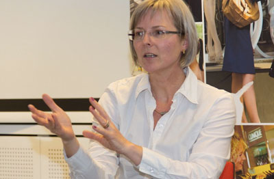 Veronika Egger beim Vortrag am 13. Mai 2014